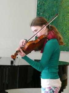Musikschülerin_Geige