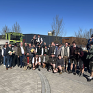 Die Stadtwerker konnten den Maibaum unversehrt wieder von den Donaumoos-Maibaumdieben in Empfang nehmen. ende gut - alles gut!