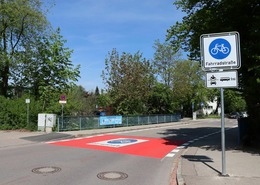 Die neuen Fahrradstraßen Münchener Vormarkt, Draht und Kapellenweg sind nun als solche gekennzeichnet. 