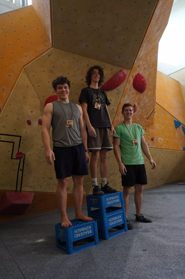 Die drei Erstplatzierten der anspruchsvollen Boulder:
1. Platz: Toni Siemsen
2. Platz Thomas Fischer
3. Platz Felix Backwinkel
