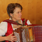 Uschi Kufer präsentiert bayrische Volksmusik, Gsang und Gschichtn.