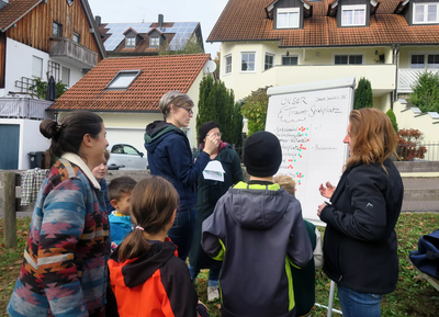 Durch die PAFundDU-Ideenwerkstätten werden die Wünsche und Ideen der Kinder und Eltern bei der Gestaltung von Spielplätzen berücksichtigt, wie hier bei der PAFundDU-Ideenwerkstatt in Weihern. 
