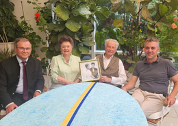 Zum 65. Hochzeitstag freute sich das Ehepaar Schurius über die Glückwünsche von Bürgermeister Thomas Herker und dem stellvertretenden Landrat Karl Huber.