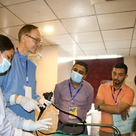 Dr. Volker Stagge (2. v. links) leistet ehrenamtlich wichtige Arbeit in Nepal.