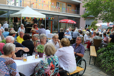 Zu einem gemeinsamen Abend im Bürgerzentrum lädt das Seniorenbüro Ende Juli ein. 