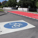 Die Niederscheyerer Straße ist nun eine Fahrradstraße. 