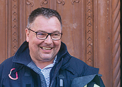 Roland Seemüller
57 Jahre, gebürtiger Pfaffenhofener
Seit 40 Jahren ehrenamtlich bei der  Feuer-
wehr tätig, davon 34 Jahre Kommandant. 
Seit 35 Jahren ist er bei der Stadt angestellt.