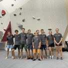 Leistungsgruppe DAV Pfaffenhofen-Asch mit Kletterprofi Alexander Megos (v.l.): 
Jonas Dreiocker, Jakob Schwarplys, Tobias Arndt, Alexander Megos, Vincent Steger (vorne), Felicitas Baumgarnter, Johannes Engelbrecht, Susanne Ruther, Emilia Friedrich