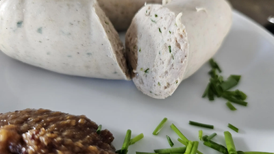 Bio-Weißwurst-Tasting am Pfaffenhofener Wochenmarkt