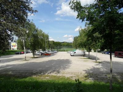 Freibad-Parkplatz gesperrt