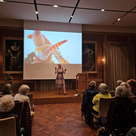 Der Regenwurm stand im Mittelpunkt des Schauspiels von Barbara Geiger.