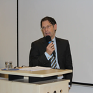 Beim Vortrag von Notar Wolfgang Grosser geht es um die rechtlichen Aspekte der Vermögensweitergabe. 