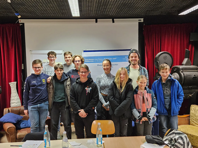 Im Zukünftelabor entwickeln Jugendliche dieses Mal wünschenswerte Zukünfte zum Thema „sozialer Zusammenhalt“.