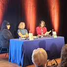 Dorle Kopetzky führte durch den Abend mit Didi Drobna und Lena Schätte. 