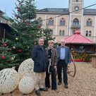 Paula van Well wohnte seit September im Flaschlturm und wurde nun offiziell verabschiedet. 
v.l.n.r. Bürgermeister Thomas Herker, Paula van Well und Kulturreferent Reinhard Haiplik 