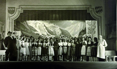 Aufführung der Operette „Wenn der Schlehdorn blüht“ durch Mitglieder der Liedertafel (1948) 