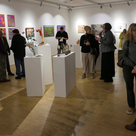 Zahlreiche Kunstinteressierte waren zur Vernissage erschienen.