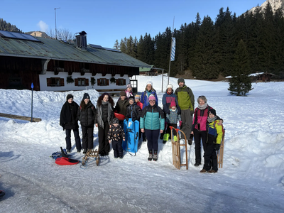 Sonniger Rodeltag im Mangfallgebirge mit der DAV Familiengruppe