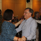 Tanzen, egal ob in der Gruppe oder zu zweit, verbindet die Förderung der Gesundheit mit Geselligkeit. 