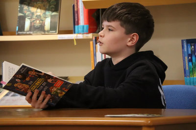 Landkreissieger Dean Nothaft liest aus Juma Kliebenstein: Die schlimmste Klasse der Welt