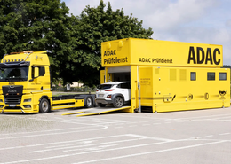 Der Mobile Prüfdienst des ADAC Südbayern tourt durch das gesamte Regionalclubgebiet und ermöglicht allen Autofahrern das frühzeitige Aufdecken von Mängeln an ihrem Fahrzeug.