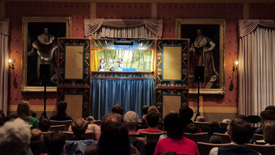 Doctor Döblingers Kasperltheater hat mittlerweile schon Kultstatus.