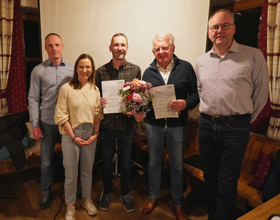 Von links: Markus Friedrich (2. Vorsitzender), Karola Mayer (1. Vorsitzende), Florian Brunthaler, Klaus Baumgärtel, Roland Bergmeier (3. Vorsitzender)