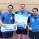 Die zweite Mannschaft feiert die Meisterschaft und den Aufstieg in die Tischtennis-Bezirksliga.
vlnr.: Christian Bolzer, Aziz Islamov, Thomas Freitag und Daniel Weithofer
