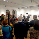 Ernst Hillisch und Reinhard Haiplik eröffneten die Ausstellung der Fotofreunde.