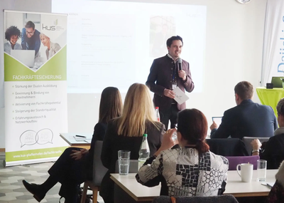 Austausch zu Entgelttransparenz beim KUS-Personalernetzwerk