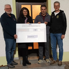 Auf dem Foto von links:
Stefan Stolz Feuerwehr Uttenhofen, Petra Helfer schmerfrei eV, Stefan Rankl Theaterspielgruppe Uttenhofen, Stefan
Thalmeier Dorfschützen Uttenhofen