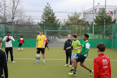 Die Teilnehmenden lieferten sich beim Soccer-5-Turnier im Rahmen der Wochen gegen Rassismus spannende Spiele auf dem Platz. 
