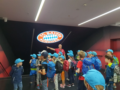 Bei den Sommerkids ist immer viel geboten - 2023 ging es für eine Gruppe zum FC Bayern München. 