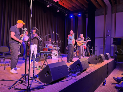 Dreiviertelblut sorgten mit ihrem Album „Prost Ewigkeit“ für einen tollen Konzertabend in der KulturAula.