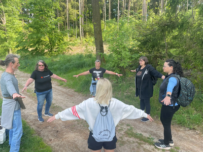 Fortbildung zum Waldbaden begeistert Kindertagespflegepersonen