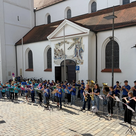 Die Jugendstadtkapelle und die Bläserklasse sorgten vor dem Haus der Begegnung für den musikalischen Auftakt des Tags der offenen Tür. 