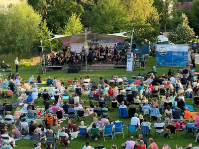 Picknick-Konzert im Big-Band-Sound