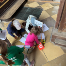 Kleine Entdecker auf Kirchenrallye in St. Johannes Baptist
