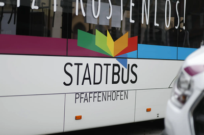 Feste Stadtbuslinie von Pfaffelleiten zur Ilmtalklinik