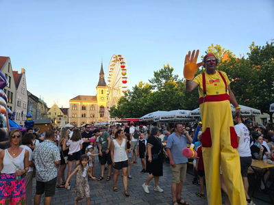 Trotz Hitze kamen tausende Gäste in die Innenstadt.