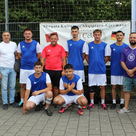 Das Team des albanisch-deutschen Kulturvereins Sali Çekaj Pfaffenhofen mit dem Vereinsvorsitzenden und Turnierleiter Argent Ferizi (von links), Gazmend Dashi, den Spielern Albijon, Rilind, Ilirjon, Ridon, Jetmir, Ermal, Altin und den Spielleitern Enis und Luan.
