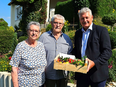 Erna und Lorenz Kreitmayr freuten sich über den Besuch von Peter Heinzlmair.