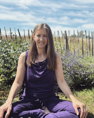 Yoga-Trainerin Daniela Cabric bietet im Seniorenbüro ab dem 7. September wieder den Augen-Yoga-Kurs an.