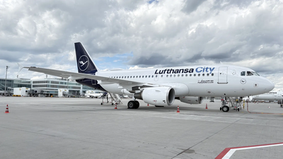 Der Airbus A319 mit dem Namen „Pfaffenhofen a. d. Ilm“ fliegt bei Lufthansa City Airlines. 