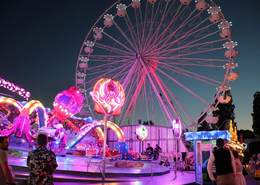 Abends herrschte eine besondere Stimmung auf dem Volksfest.