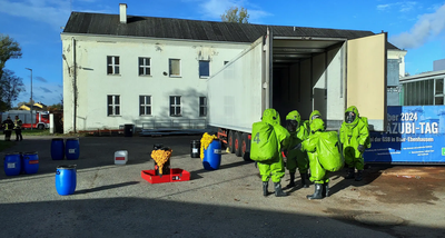 Gemeinsame Gefahrstoffübung in Ebenhausen