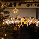Die Stadtkapelle Pfaffenhofen musiziert gemeinsam mit der Liedertafel und dem Chor der ehemaligen Münchner Chorbuben