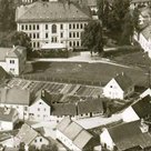 Das Weberhäusl mit Umgebung ca. 1955 (Foto: Stadtarchiv)