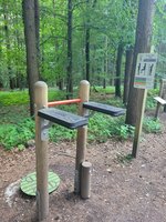 Station im Wald um Kraft zu üben