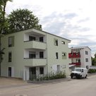 Dieses Mehrfamilienhaus an der Ziegelstraße hat die WBG fast fertiggestellt. Im Juli ziehen die Mieter ein.